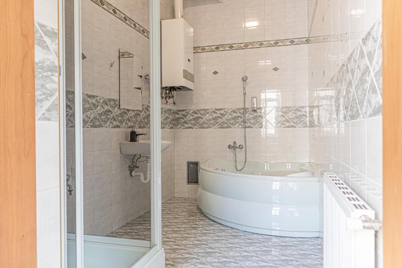 Апартаменты Brilliant 2Br Apt. Near Akh-Hospital Вена Экстерьер фото